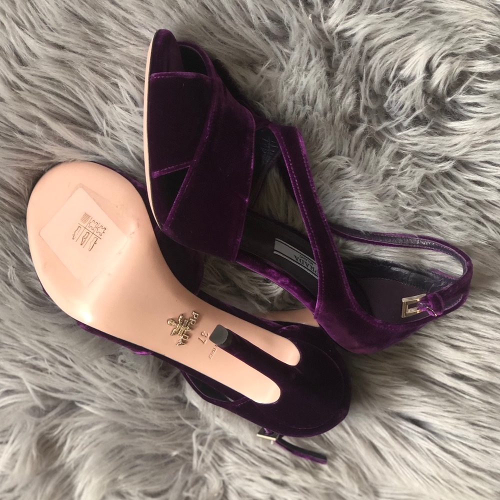 PRADA Purple velvet criss cross ankle strap sandal - Picture 6 of 8